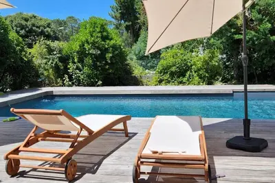 Image de Splendide Villa Avec Piscine Surplombant La Pinède