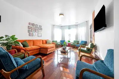Image de Minutes to Wrigley - Games - Patio - Sleeps 12