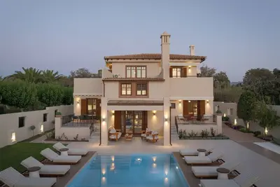 Image de Newly Renovated Villa with Private Pool & Bbq, close to the Beach