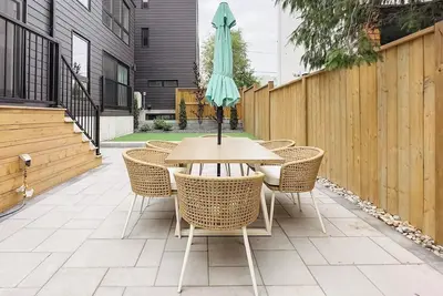 Image de The Tipsy Otter- 5 Br Cottage Close To The Beach