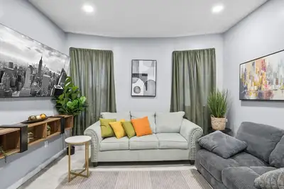 Image de Perfect for big groups – cruise port, Newark Airport & Nyc attractions just minutes away