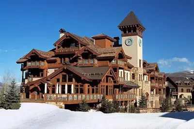 Image de Walk to Ski Lift | Upscale 2br + Loft w/ Fireplace