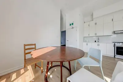 Image de UofT St. George Campus Penthouse – Quiet & Cozy