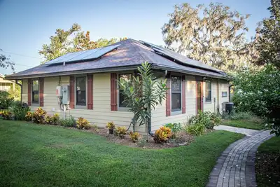 Image de Garden Cottage Within Walking Distance to Downtown Brooksville