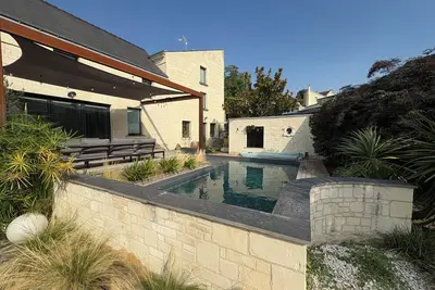 Image de Maison charmante avec piscine