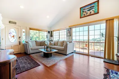Image de Unbelievable San Francisco Bella Vista Views - 3 bedroom house in Brisbane