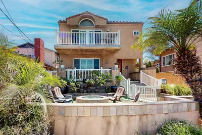 Image de Coastal 3 Bd Wonderful Beachside House w/Private Hot Tub, Ocean View, Washer/Dryer, WiFi, Firepit