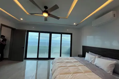 Image de Charming 2-bedroom apartment in fabulous West Bay with Ac