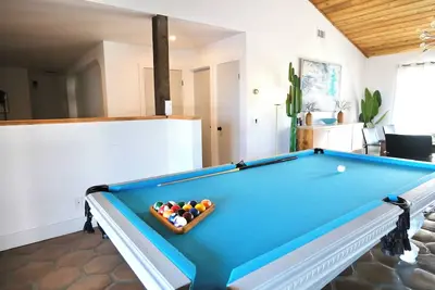 Image de Picturesque Spanish Casa on Ramona Hilltop