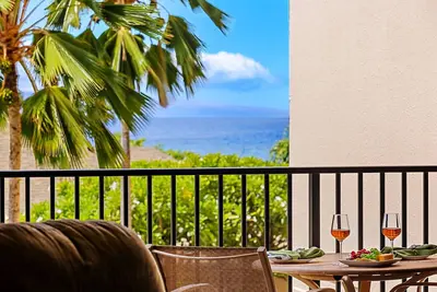 Image de Cozy condo with partial ocean views!