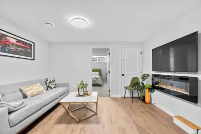 Image de Brand-New Cozy-2br|1Bathroom Suite Nr Calgary|Hwy1&Banff|Sleep4