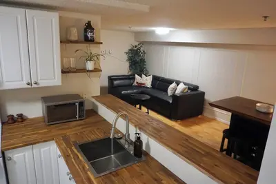 Image de Large Modern Unit Near Downtown & Oldtown!