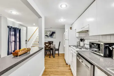 Image de 3 Bed 1 Bath with Free Parking