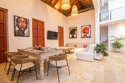 Image de 9 Bedroom Luxury Villa in Walled City