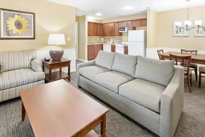 Image de Spacious Family Escape w/ Pools, Hot Tub, Arcade, Theater, Golf & Lake Nearby