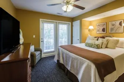 Image de Relax Hard, Play Harder | Two 1br Villas, Pools, Hot Tub, Golf & Sports Galore