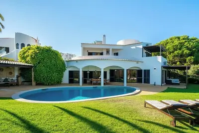 Image de Luxury Private Family Villa w/ S-Pool Ac & Parking
