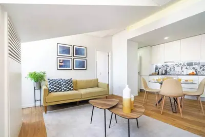 Image de Alcântara Premium 2-bed | Wi-Fi | Lx Factory