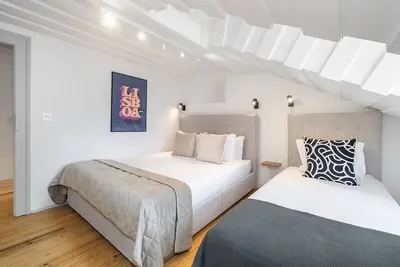 Image de Lisbon's Heartbeat: Your Premier Airbnb 4Explorers