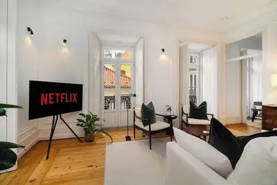 Image de Elegant Stay in Lisbon’s Historic Bairro Alto
