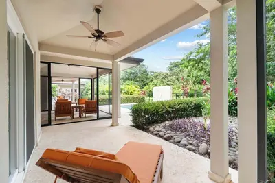 Image de Beautiful Home in a Gated Neighborhood, Walking Distance to the Beach with Garden Views and a Pool
