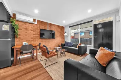 Image de Vintage Groove at the Garden End