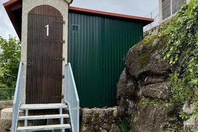 Image de Canastro do Carvalho - Traditional granary adapted; unique construction