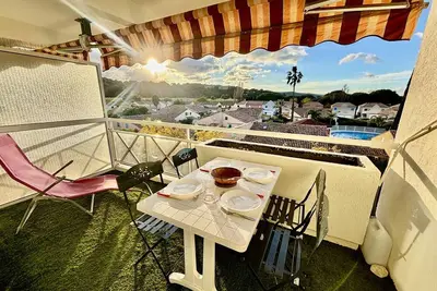 Image de T2 Climatisé Proche Plage avec Terrasse et Garage