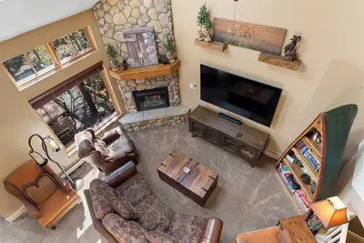 Image de Tranquil Townhome Near River Run Village – Outdoor Hot Tub Access!