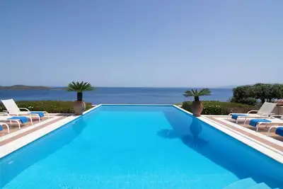 Image de Exclusive 6 Br Villa with Infinity Pool and Sea Access