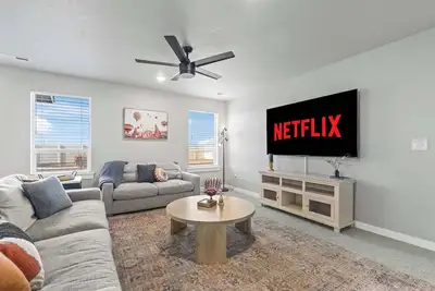 Image de Spacious 5br - Gamer Room - Hot Tub & Basketball