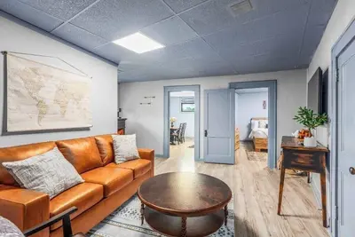 Image de Private Retreat in Downtown Elkin Near Vineyards!