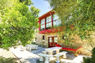 Image de Grande Maison à Amares | Groupes, Familles, Réunions