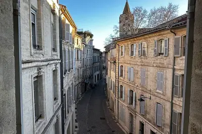 Image de \"La cachette\" appartement climatisé Avignon intra-muros idéal festival