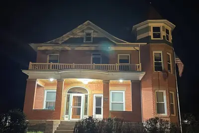 Image de Spacious and historic 4-bedroom home in delightful La Junta, Colorado