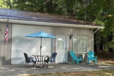 Image de Great room w/ pool table in a 1-bdrm party barn in Newaygo; River access