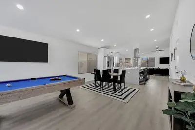 Image de Charming 3-bedroom house in superb Goodyear with central Ac, pool + jacuzzi!