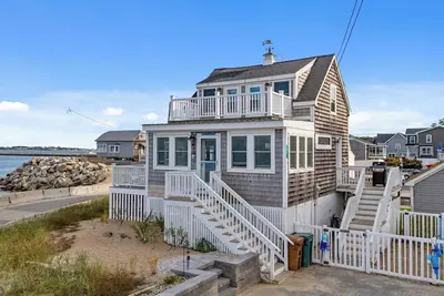 Image de Cozy Oceanfront Mermaid Haven