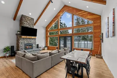 Image de Willow Bay - Riverfront Retreat