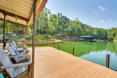 Image de Waterfront Home on Lake Hartwell w/ Dock Access
