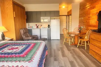 Image de pet friendly condo in charming Granby