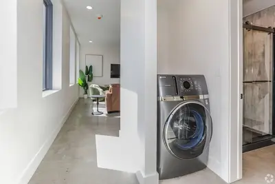 Image de Urban / Stylish 1br / Fast WiFi & Full Kitchen