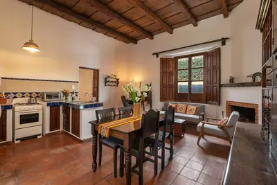 Image de Family House + Apartment in Antigua´s Centre