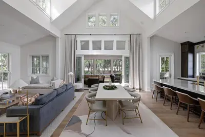 Image de Indoor Outdoor living w/ Views Overlooking Golf Course