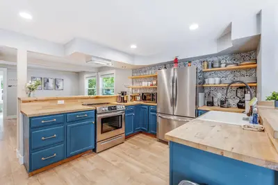 Image de New! Downtown Whitefish, Backyard, Newly Remodeled