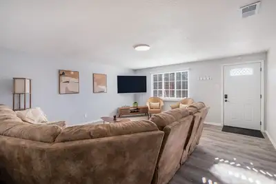 Image de Cozy Home | Big Yard | Newly Renovated