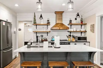 Image de Pet-Friendly 2br Gem Close to Downtown Fun