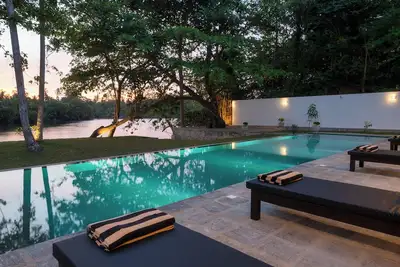 Image de 4-bedroom river front villa in beautiful Ambalangoda with pool