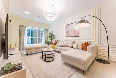 Image de Sky-Level 2br with Partial Marina View, Just Steps to Dubai Tram