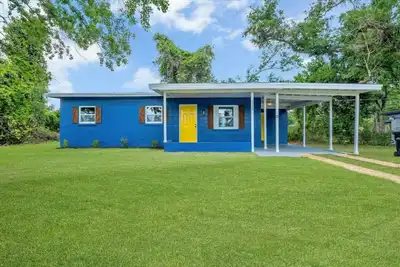 Image de 7 min to Doak Stadium 5 Min from Airport Newly renovated house!